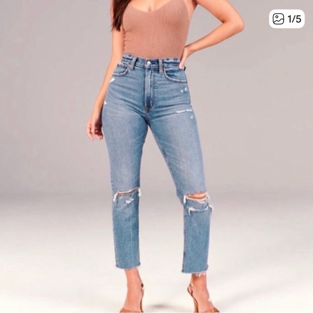 Abercrombie & Fitch High-Rise Light Blue Distressed Jeans - ankle - curve love